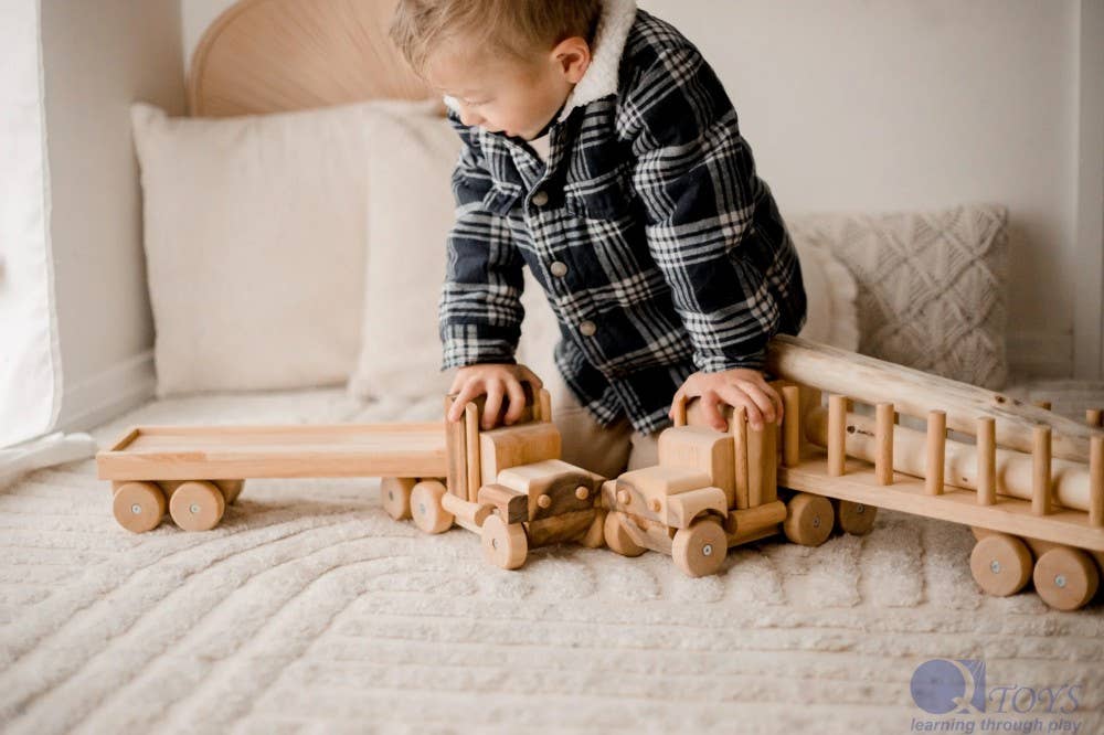 Wooden Log Truck